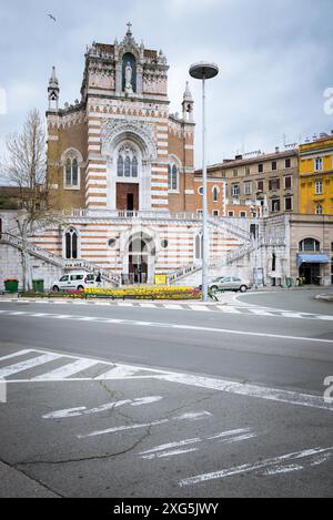 Vor der Kapuzinerkirche der Muttergottes von Lourdes in Rijeka Kroatien Stockfoto