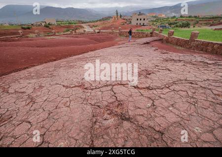 Dinosaurier-Fußspuren, mittlerer bis oberer jura, Geopark Iouaridene, Beni Mellal-Khenifra, Atlasgebirge, marokko Stockfoto