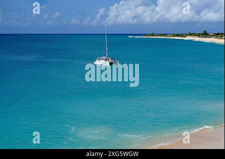 Von der Pointe du Canonnier bis La Sammana ist Baie Longue der größte Strand der karibischen Insel Saint-Martin Stockfoto