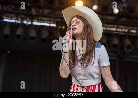 Milwaukee, USA. Juli 2024. Nikki Lane während des Summerfest Music Festivals am 5. Juli 2024 in Milwaukee, Wisconsin (Foto: Daniel DeSlover/SIPA USA) Credit: SIPA USA/Alamy Live News Stockfoto