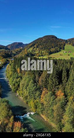Luftaufnahme der Iller-Quelle bei Oberstdorf im Sommer. Zusammenfluss von Trettach, Stillach und Breitach. Oberstdorf, Oberallgaeu Stockfoto
