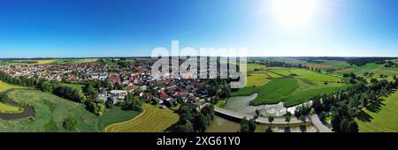 Frontenhausen aus der Vogelperspektive, ein Markt im niederbayerischen Bezirk Dingolfing-Landau Stockfoto