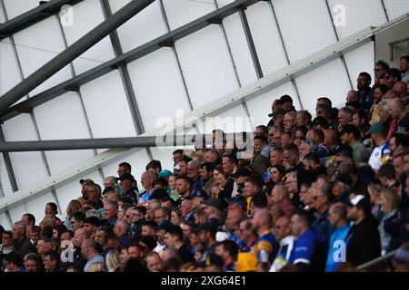 Leeds, Großbritannien. Juli 2024. Leeds Rhinos Fans beim Spiel der Betfred Super League Runde 16 Leeds Rhinos gegen London Broncos im Headingley Stadium, Leeds, Vereinigtes Königreich, 6. Juli 2024 (Foto: Gareth Evans/News Images) in Leeds, Vereinigtes Königreich am 6. Juli 2024. (Foto: Gareth Evans/News Images/SIPA USA) Credit: SIPA USA/Alamy Live News Stockfoto