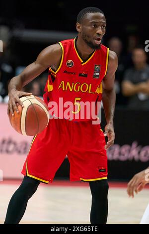 Valencia, Spanien. Juli 2024. Childe Dundao vom angolanischen Team wurde während des Spiels zwischen Spanien und Angola beim FIBA Olympic Qualifying Tournament Spain 2024 Gruppenphase am 3. Juli 2024 am Stadtgericht Fuente de San Luis (Valencia, FIBA Olympic Qualifying Tournament Spain 2024 Gruppenphase am 3. Juli 2024) gesehen. Endpunktzahl; Spanien 89 - 81 Angola. Endpunktzahl; Spanien 89 - 81 Angola (Credit Image: © German Vidal Ponce/SOPA images via ZUMA Press Wire) NUR REDAKTIONELLE VERWENDUNG! Nicht für kommerzielle ZWECKE! Stockfoto