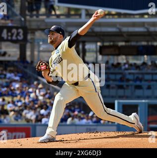 Los Angeles, Usa. Juli 2024. Los Angeles Dodgers Starting Pitcher James Paxton kommt am Samstag, den 6. Juli 2024, im dritten Inning im Dodger Stadium in Los Angeles gegen die Milwaukee Brewers vor. Foto: Jim Ruymen/UPI Credit: UPI/Alamy Live News Stockfoto