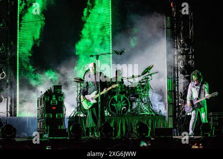 Musikkonzert - The Smashing Pumpkins - The World is a Vampire Europe Summer 2024 Billy Corgan, James IHA und Jimmy Chamberlin von The Smashing Pumpkins Lucca Piazza Napoleone Italien Copyright: XMirkoxFava/TSCKx/xLiveMediax LPM 1434162 Stockfoto