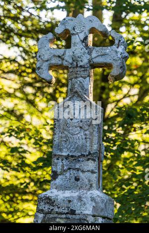 Pilgerkreuz an der Ausfahrt Roncesvalles, 14. Jahrhundert, Santiago's Road, Navarra, Spanien. Stockfoto