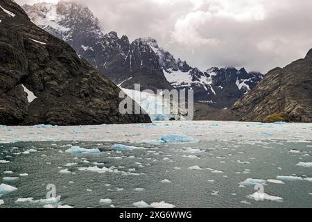 Drygalski Fjord, Südgeorgien, Sonntag, 26. November 2023. Foto: David Rowland / One-Image.com Stockfoto