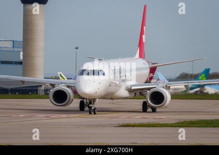 Helvetic Airways Embraer E190LR ab Manchester nach Zürich Stockfoto