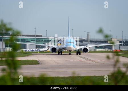 TUI Airways Boeing 737 am Flughafen Manchester Stockfoto
