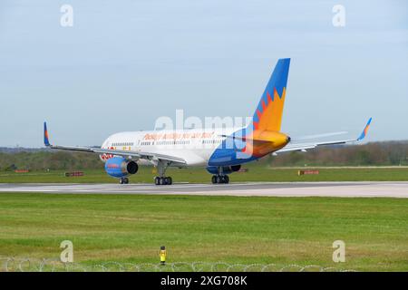 Jet2 Boeing 757 am Flughafen Manchester Stockfoto