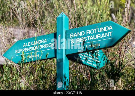 Besucher melden sich im Cataract Gorge Reservat in Launceston, Tasmanien, Australien an. Das Reservat ist bei Wanderer und Wanderer beliebt Stockfoto