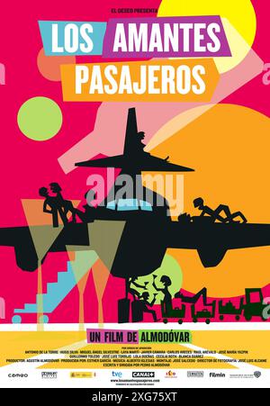 Los Amantes Pasajeros (2013) unter der Regie von Pedro Almodóvar mit Javier Cámara, Pepa Charro und Cecilia Roth. Spanische Komödie über die Passanten und die Besatzung einer Fluggesellschaft, während sie nach einem technischen Ausfall an Bord nach einem Flughafen suchen, um eine Notlandung durchzuführen. Spanisches Poster mit einem Blatt ***NUR FÜR REDAKTIONELLE ZWECKE***. Quelle: BFA / Warner Bros Stockfoto