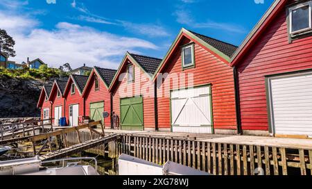 Fjordhafen auf Boemlo im norwegischen Archipel Fjordland, Norwegen Stockfoto