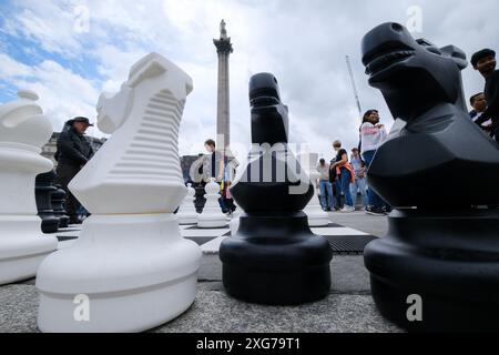 Trafalgar Square, London, Großbritannien. Juli 2024. Chess fest 2024 das größte Schachfest Großbritanniens am Trafalgar Square. Quelle: Matthew Chattle/Alamy Live News Stockfoto