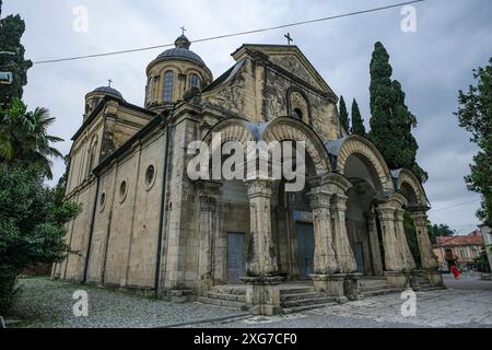 Kutaisi, Georgien - 6. Juli 2024: Blick auf den Tempel der Heiligen Verkündigung in Kutaisi, Georgien. Stockfoto