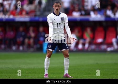 Düsseldorf, Deutschland. Juli 2024. Phil Foden aus England ist beim Viertelfinalspiel der UEFA Euro 2024 zwischen England und der Schweiz am 6. Juli 2024 in der Arena Düsseldorf geübt. Quelle: Marco Canoniero/Alamy Live News Stockfoto