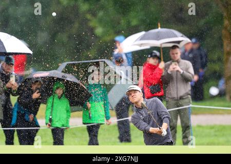 07. Juli 2024, Bayern, München/Eichenried: Golf: BMW International Open, Runde 4: Jeremy Paul schlägt den Ball aus einem Bunker. Foto: Ulrich Gamel/kolbert-Press/dpa Stockfoto