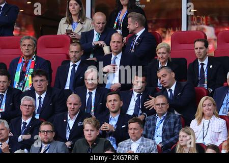 Aleksander Ceferin Präsident der UEFA und William, Prince of Wales, während des Viertelfinalspiels der EM 2024 zwischen England und der Schweiz im Düsseldorfer Arena Stadium in Düsseldorf (Deutschland), 6. Juli 2024. Stockfoto