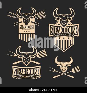 Set mit Steakhouse-Emblemen. Grill. Grill- und Grilletiketten, Abzeichen, Logos und Embleme. Design-Elemente des Steakhouse-Restaurants Stock Vektor