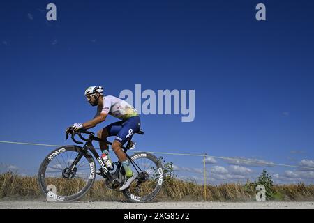 Troyes, Frankreich. Juli 2024. French Anthony Turgis von TotalEnergies in Aktion während der 9. Etappe des Tour de France-Radrennens 2024, von Troyes nach Troyes, Frankreich (199 km) am Sonntag, den 7. Juli 2024. Die 111. Ausgabe der Tour de France beginnt am Samstag, den 29. Juni und endet am 21. Juli in Nizza. BELGA FOTO JASPER JACOBS Credit: Belga News Agency/Alamy Live News Stockfoto