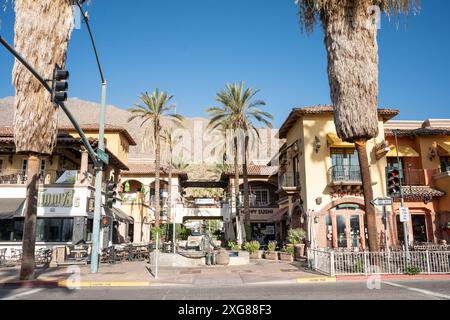 Palm Springs, Kalifornien - 27. Juni. 2024: Blick auf das Einkaufsviertel in Palm Springs, Kalifornien Stockfoto