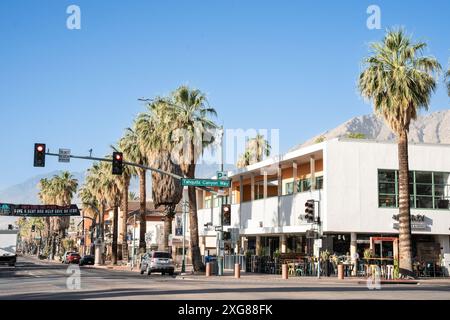 Palm Springs, Kalifornien - 27. Juni. 2024: Blick auf das Einkaufsviertel in Palm Springs, Kalifornien Stockfoto