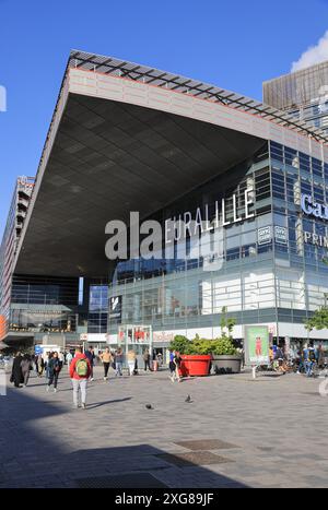 Einkaufszentrum Euralille Westfield mit einer großen Auswahl an Geschäften im Zentrum von Lille, Nordfrankreich. Stockfoto