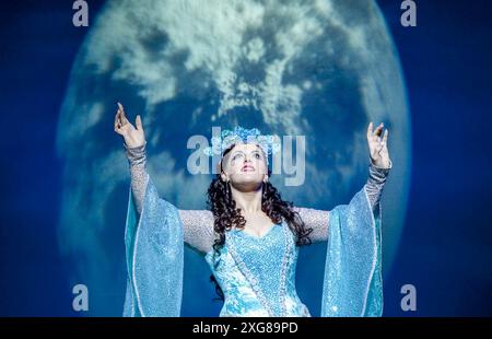 Jodie Prenger (The Lady of the Lake) in Monty Pythons SPAMALOT UK National Tour von 06/2010 Buch & Text: Eric Idle Musik: John du Prez & Eric Idle Design: Hugh Durrant Beleuchtung: Nick Richings Regisseur: Christopher Luscombe Stockfoto