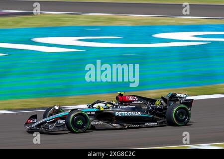 Silverstone (Towcester), Großbritannien, 07. Juli 2024, Lewis Hamilton gewinnt den britischen Grand Prix Credit: Christopher Neve/Alamy Live News Stockfoto