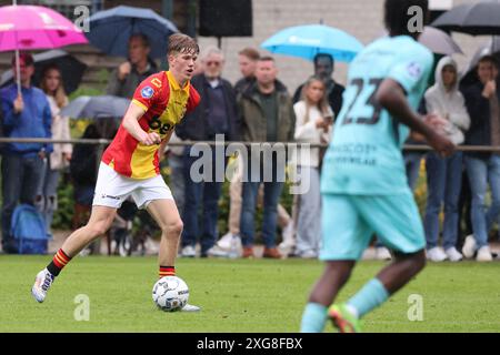 Apeldoorn, Niederlande. Juli 2024. APELDOORN, NIEDERLANDE - 7. JULI: Robbin Weijenberg von Go Ahead Eagles während des Vorsaisonspiels zwischen Go Ahead Eagles und Almere City FC bei WWNA am 7. Juli 2024 in Apeldoorn, Niederlande. (Foto von Peter Lous/Orange Pictures) Credit: Orange Pics BV/Alamy Live News Stockfoto