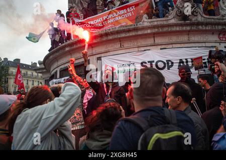 7. Juli 2024, Paris, Frankreich. Die Pariser feiern, nachdem die „nationale Rallye“ bei den französischen Wahlen 2024 nicht gewonnen hat. Die rechtsextreme Partei fiel auf den dritten Platz, während die linke 'New Popular Front' derzeit an der Spitze steht. Quelle: Jay Kogler/Alamy Live News Stockfoto