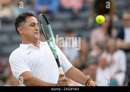 London, Großbritannien. Juni 2024. Das Legends Doubles Match mit Mark Philippoussis und Marcos Baghdatis gegen Mansour Bahrami und Nicolas Alamgro bei dieser Veranstaltung und demonstriert Fähigkeiten aus jahrelanger Erfahrung mit einer Mischung einzigartiger Unterhaltung für die Zuschauer von Hurlingham beim Giorgio Armani Tennis Classic im Hurlingham Club, London, UK am 29. Juni 2024. Foto von Phil Hutchinson. Nur redaktionelle Verwendung, Lizenz für kommerzielle Nutzung erforderlich. Keine Verwendung bei Wetten, Spielen oder Publikationen eines einzelnen Clubs/einer Liga/eines Spielers. Quelle: UK Sports Pics Ltd/Alamy Live News Stockfoto