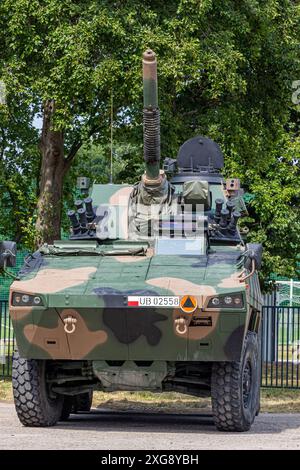 7. Juli 2024 Krasnik Polen. Präsentation von Militärfahrzeugen. Stockfoto