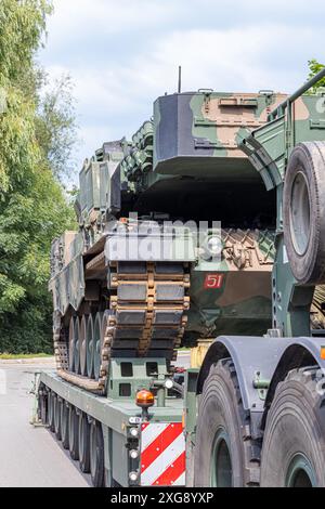 7. Juli 2024 Krasnik Polen. Präsentation von Militärfahrzeugen. Stockfoto