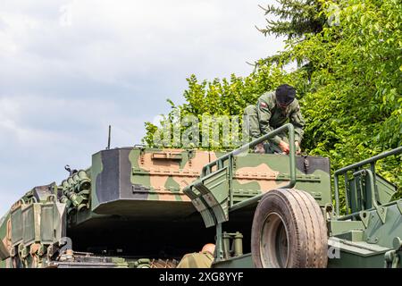 7. Juli 2024 Krasnik Polen. Präsentation von Militärfahrzeugen. Stockfoto