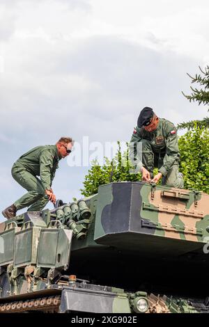 7. Juli 2024 Krasnik Polen. Präsentation von Militärfahrzeugen. Stockfoto