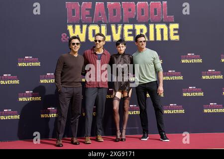Shawn Levy, Ryan Reynolds, Emma Corrin und Hugh Jackman bei der „Deadpool & Wolverine“ Filmpremiere am 7.07.2024 in Berlin Stockfoto