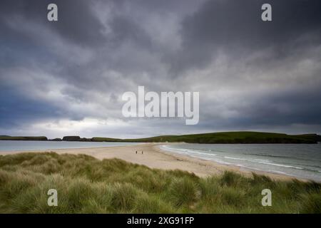 Das Tombolo am St. Ninians Beach auf den Shetland Islands. Stockfoto