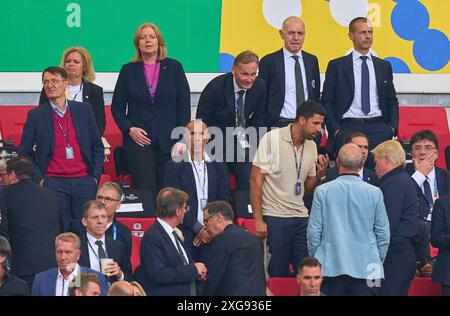 Karl Lauterbach, Bundesgesundheitsminister, Nancy Faeser, SPD Bundesministerin des Innern und für Heimat der Bundesrepublik Deutschland Hans-Joachim Watzke, Geschäftsführer BVB, Mitglied DFB-Präsidium, DFB-Vizepräsident, Bernd Neuendorf, DFB-Präsident des Deutschen Fußballverbandes, Aleksander CEFERIN, UEFA-Praesident, Oliver KAHN, Ex-FCB-CEO, Ex Vorstandsvorsitzender der FC Bayern München AG, Philipp LAHM ex Profi Ex-DFB Kapitaen, Celia SASIC, DFB Integrationsbotschafterin, Rudi Voeller, Voeller (DFB Sportdirektor), Ehefrau Sabrina Sami Khedira im Viertelfinalspiel DEUTSCHLAND - SP Stockfoto