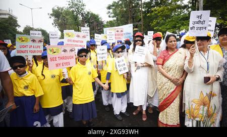 Patna, Indien. Juli 2024. PATNA, INDIEN - 7. JULI: Kinder mit Sehbehinderung nehmen am 7. Juli 2024 in Patna, Indien, an einem „Vision Walk“ Teil, der zur Sensibilisierung für die Behinderung organisiert wird. (Foto: Santosh Kumar/Hindustan Times/SIPA USA) Credit: SIPA USA/Alamy Live News Stockfoto