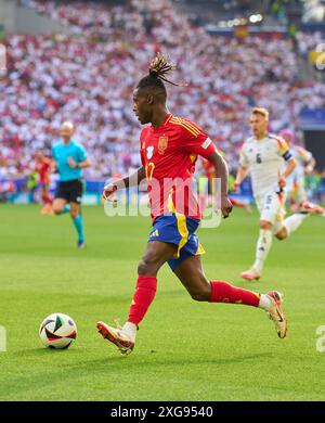 Nico Williams, ESP 17 im Viertelfinalspiel DEUTSCHLAND, Spanien. , . Am 5. Juli 2024 in Stuttgart. Fotograf: ddp Images/STAR-Images Credit: ddp Media GmbH/Alamy Live News Stockfoto