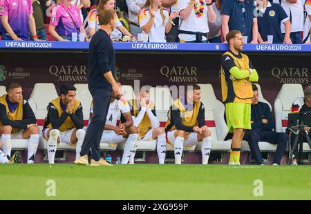 Stuttgart, Deutschland. Juli 2024. Maximilian Beier, DFB 14 Oliver Baumann, DFB 12, Nico Schlotterbeck, DFB 15 Ilkay Guendogan, DFB 21 Pascal Gross, DFB 5 DFB-Trainer Julian Nagelsmann, Bundestrainer, Nationaltrainer, im Viertelfinalspiel DEUTSCHLAND - SPANIEN 1-2 N.V. der UEFA-Europameisterschaften 2024 am 5. Juli 2024 in Stuttgart. Fotograf: ddp Images/STAR-Images Credit: ddp Media GmbH/Alamy Live News Stockfoto