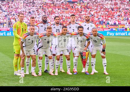 Stuttgart, Deutschland. Juli 2024. Teamfoto: Manuel NEUER, DFB 1 Torwart, Antonio Ruediger, Ruediger, DFB 2 Emre CAN, DFB 25 Jonathan Tah, DFB 4 David Raum, DFB 3 Joshua Kimmich, DFB 6 Toni Kroos, DFB 8 Kai Havertz, DFB 7 Jamal Musiala, DFB 10 Ilkay Guendogan, DFB 21 Leroy SANE, DFB 19 bei Hymne im Viertelfinalspiel DEUTSCHLAND - SPANIEN 1-2 N.V. der UEFA-Europameisterschaften 2024 am 5. Juli 2024 in Stuttgart. Fotograf: ddp Images/STAR-Images Credit: ddp Media GmbH/Alamy Live News Stockfoto