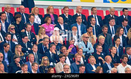 Nancy Faeser, SPD Bundesministerin des Innern und für Heimat der Bundesrepublik Deutschland Hans-Joachim Watzke, Geschäftsführer BVB , Mitglied DFB-Präsidium, DFB-Vizepräsident, Bernd Neuendorf, DFB-Präsident Deutscher Fußball, Aleksander CEFERIN, UEFA-Präsident, Karl Lauterbach, Bundesgesundheitsminister Olaf Scholz, Bundeskanzler Deutschland mit Ehefrau Britta Ernst Philipp LAHM ex Profi Ex-DFB Kapitaen, Sami Khedira, Karlheinz Riedle, Andreas Rettig, DFB-Geschäftsführer Sport, Geschäftsführer der Deutschen Fußball Liga (DFL), Rudi Völler, Voeller (DFB Sportdirektor), Ehefrau Sa Stockfoto