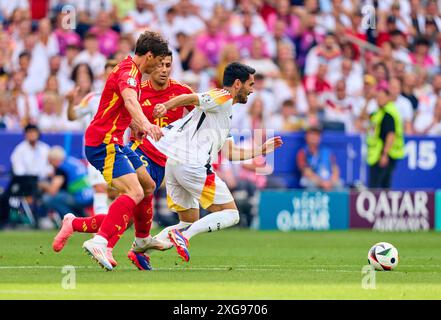 Ilkay Gündogan, DFB 21 tritt um den Ball, Tackling, Duell, Header, zweikampf, Aktion, Kampf gegen Robin Le Normand, ESP 3 im Viertelfinalspiel DEUTSCHLAND - SPANIEN 1-2 N.V. der UEFA-Europameisterschaften 2024 am 5. Juli 2024 in Stuttgart. Fotograf: Peter Schatz Stockfoto