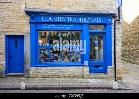 Blau gerahmtes Geschäft in Stamford, Linconshire, England Stockfoto