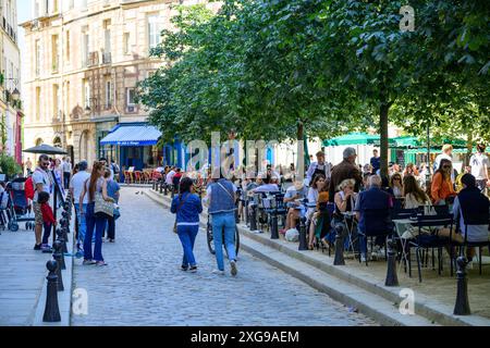 Belebte Straßen Von Paris Stockfoto