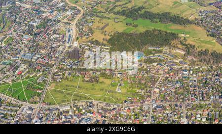 Aus der Vogelperspektive von Zakopane, der berühmtesten Stadt in der polnischen Tatra Stockfoto