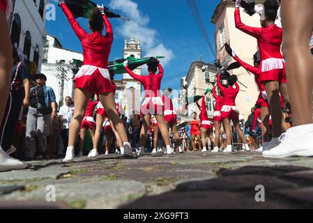 Salvador, Bahia, Brasilien - 2. Juli 2024: Während der Bahia-Unabhängigkeitsfeier in Pelourinho, in der Parade sehen Stockfoto